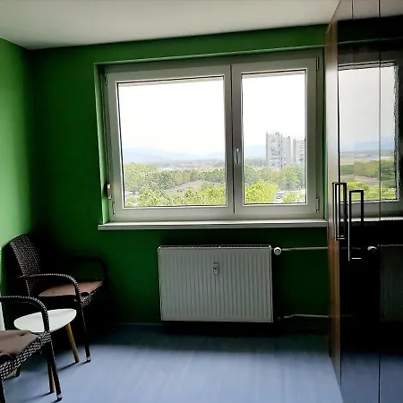 Cosy Private Room, Well Accessible 2,5 Km From Centre *